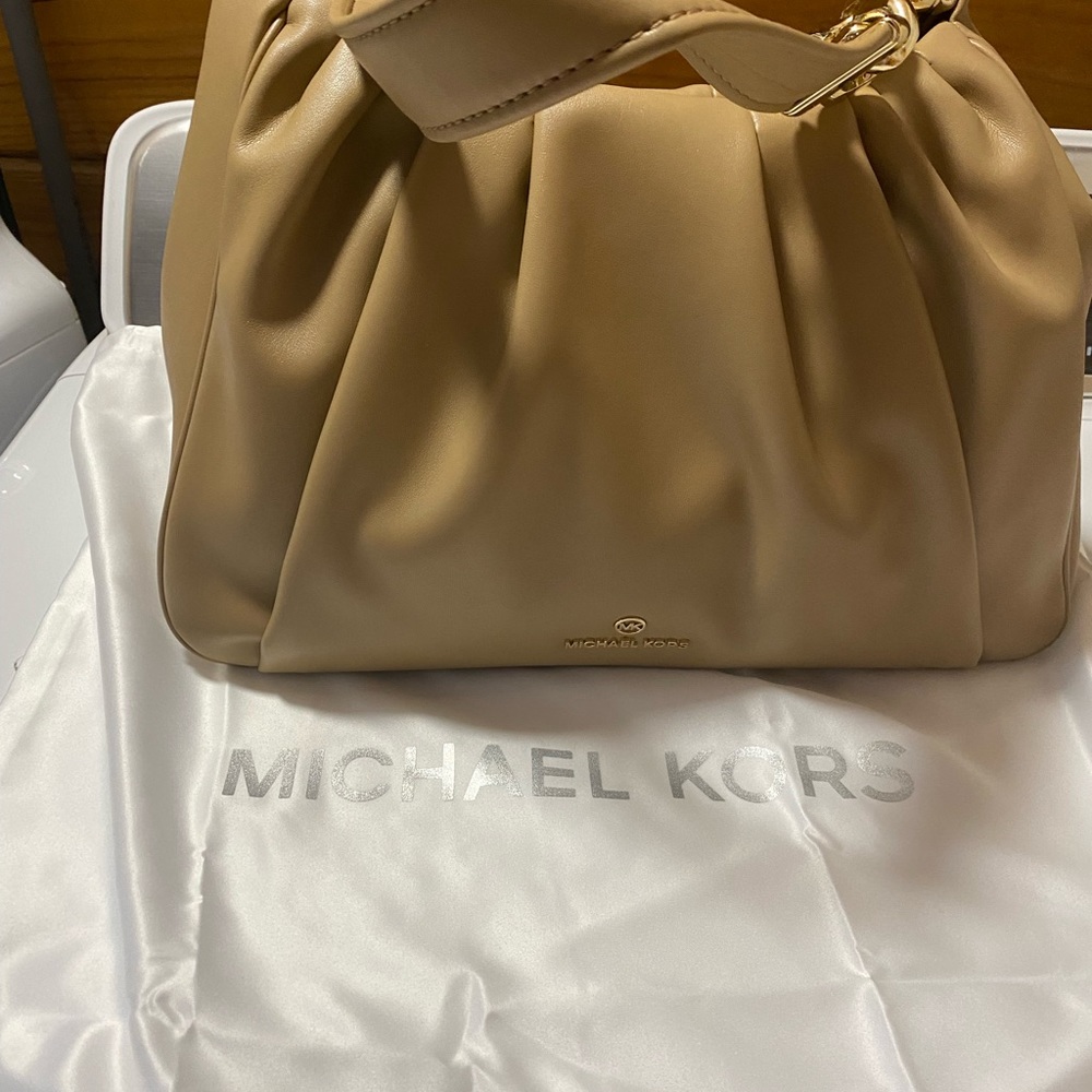 Michael Kors Hannah